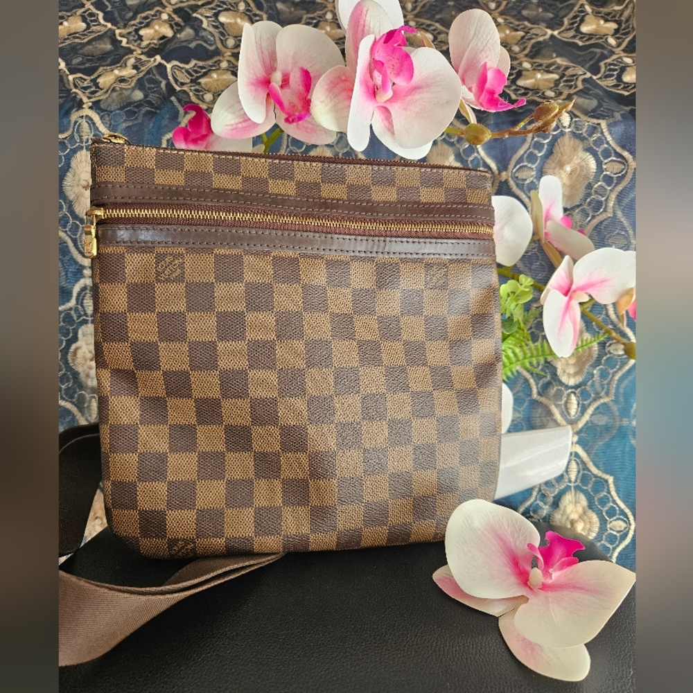 Authentic Louis Vuitton Damier Pochette Bosphore Shoulder bag